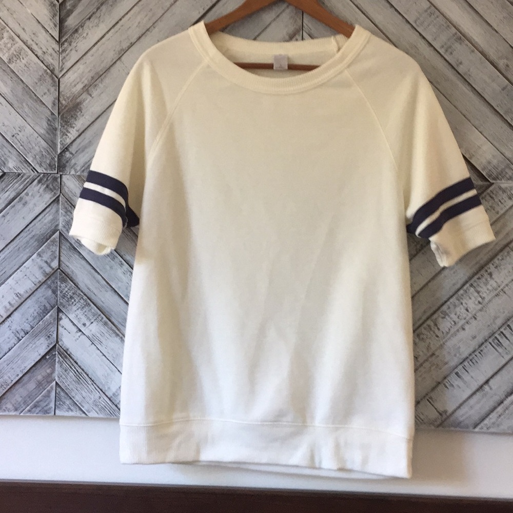 Short sleeve sweatshirt